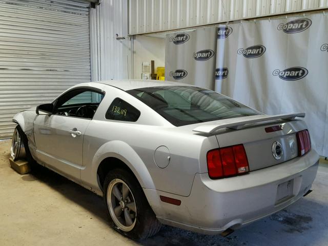 1ZVHT82HX55185192 - 2005 FORD MUSTANG GT SILVER photo 3