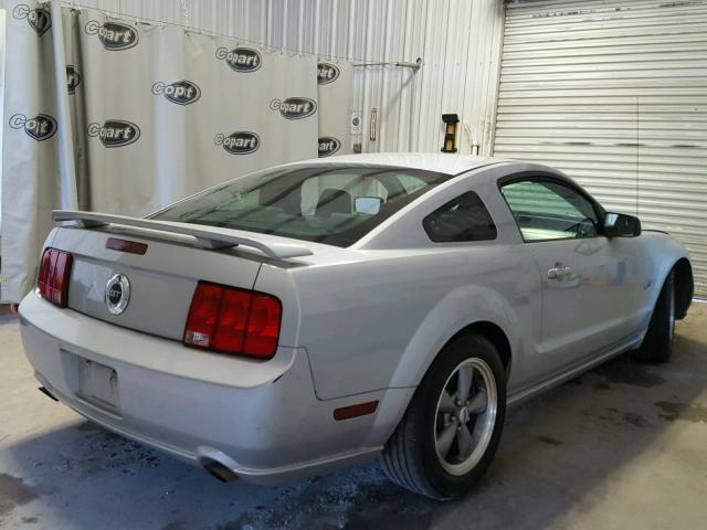 1ZVHT82HX55185192 - 2005 FORD MUSTANG GT SILVER photo 4