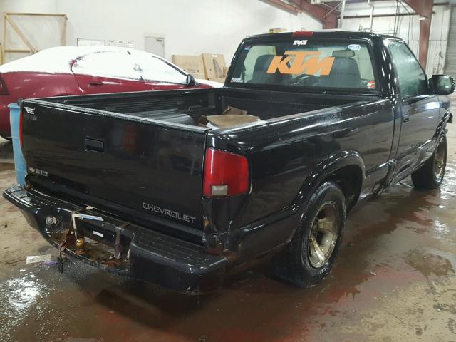 1GCCS144XWK264396 - 1998 CHEVROLET S TRUCK S1 BLACK photo 4