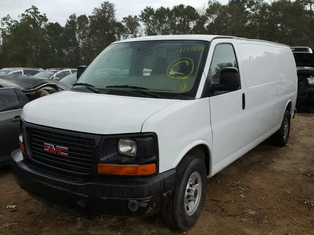 1GTZ7HFF8G1330714 - 2016 GMC SAVANA G35 WHITE photo 2