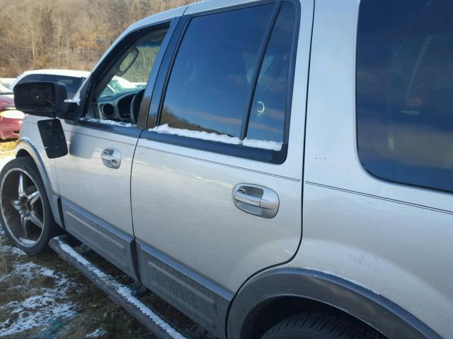 1FMPU16W34LA15824 - 2004 FORD EXPEDITION GRAY photo 3