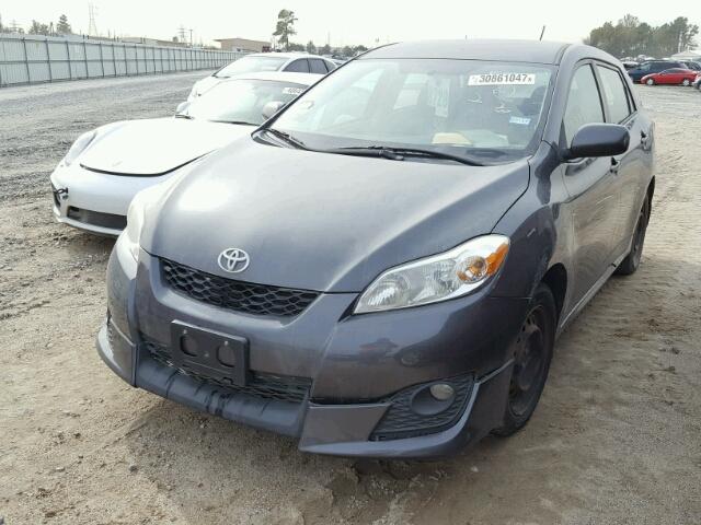 2T1KU40E49C188251 - 2009 TOYOTA COROLLA MA GRAY photo 2