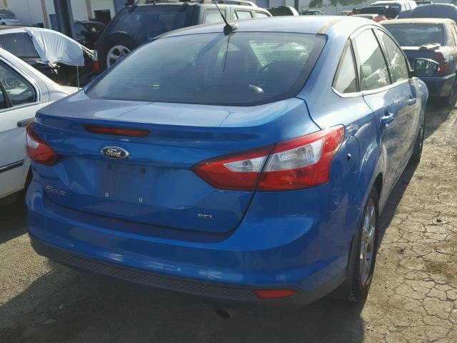 1FAHP3H26CL135160 - 2012 FORD FOCUS SEL BLUE photo 4