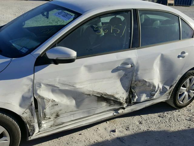 3VWD17AJ3EM237937 - 2014 VOLKSWAGEN JETTA SE WHITE photo 9