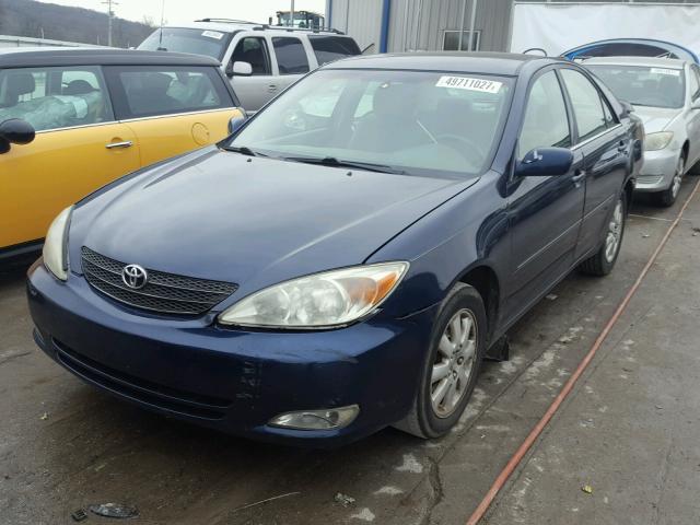 4T1BE32K23U649107 - 2003 TOYOTA CAMRY LE BLUE photo 2