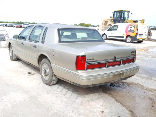 1LNLM81W7VY735808 - 1997 LINCOLN TOWN CAR E GOLD photo 3