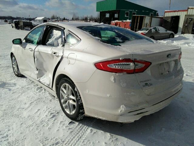 3FA6P0H74FR259340 - 2015 FORD FUSION SE WHITE photo 3