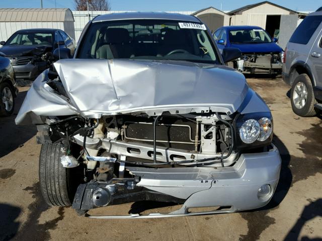 1D7HE48K87S186456 - 2007 DODGE DAKOTA QUA SILVER photo 9