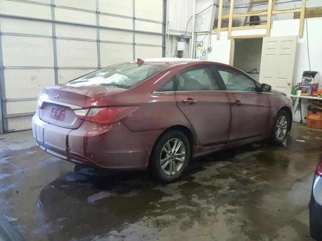 5NPEB4AC8DH656665 - 2013 HYUNDAI SONATA GLS RED photo 4