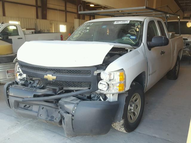 1GCRCPE03BZ179231 - 2011 CHEVROLET SILVERADO WHITE photo 2