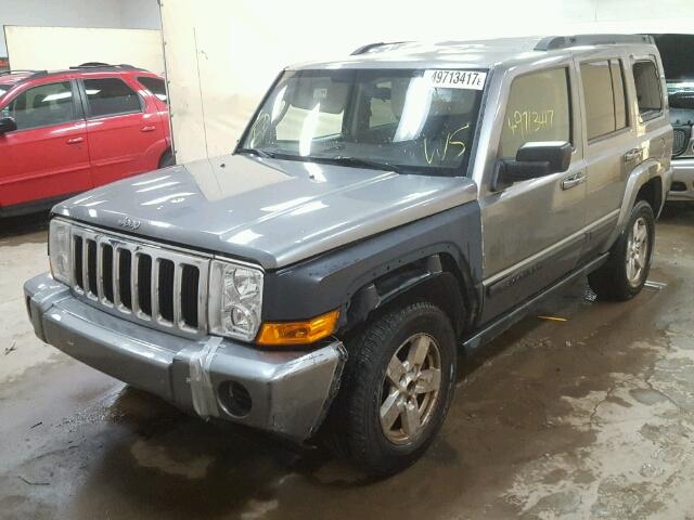 1J8HG48K07C648869 - 2007 JEEP COMMANDER GRAY photo 2