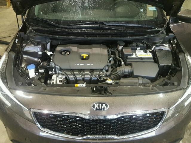 3KPFK4A74HE130390 - 2017 KIA FORTE LX CHARCOAL photo 7