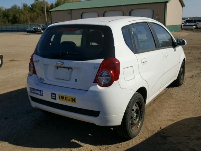 KL1TD66E89B603908 - 2009 CHEVROLET AVEO LS WHITE photo 4