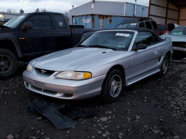 1FAFP4442WF183553 - 1998 FORD MUSTANG SILVER photo 2