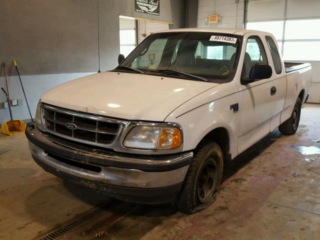 1FTZX1768WNB09854 - 1998 FORD F150 WHITE photo 2