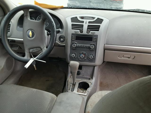 1G1ZS51F26F231434 - 2006 CHEVROLET MALIBU LS ნაცრისფერი ფოტო 9