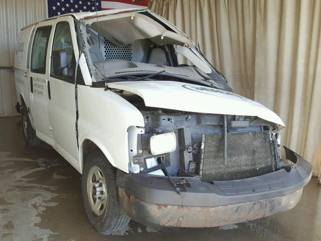 1GTFG15X441182156 - 2004 GMC SAVANA G15 WHITE photo 1