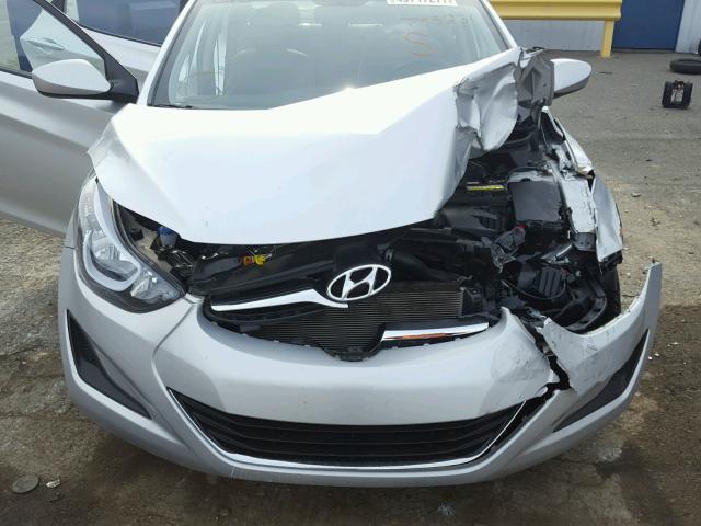 5NPDH4AE1GH795231 - 2016 HYUNDAI ELANTRA SE SILVER photo 7