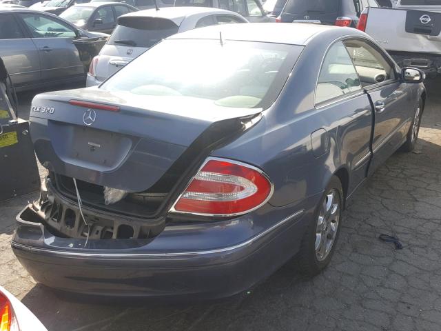 WDBTJ65J84F082723 - 2004 MERCEDES-BENZ CLK 320C BLUE photo 4