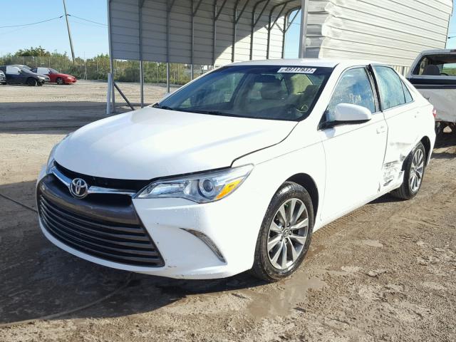 4T4BF1FK1GR568302 - 2016 TOYOTA CAMRY LE WHITE photo 2