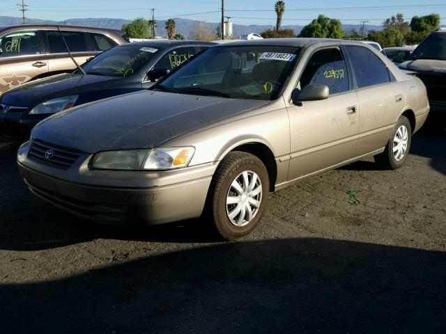 4T1BG22K7XU901315 - 1999 TOYOTA CAMRY CE BEIGE photo 2