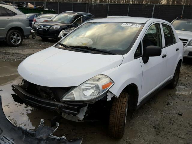 3N1CC11E19L474823 - 2009 NISSAN VERSA S WHITE photo 2