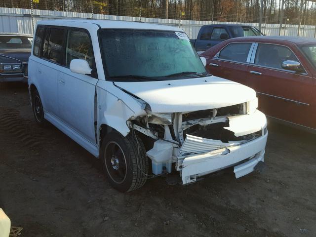 JTLKT324164070694 - 2006 TOYOTA SCION XB WHITE photo 1