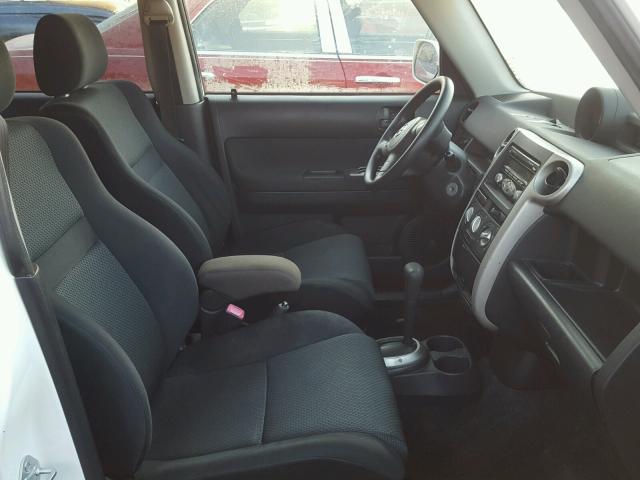 JTLKT324164070694 - 2006 TOYOTA SCION XB Blanco foto 5