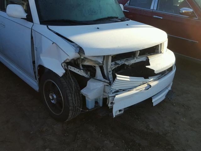 JTLKT324164070694 - 2006 TOYOTA SCION XB WHITE photo 9