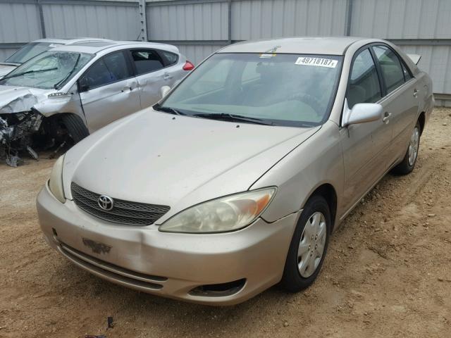 JTDBE32K140283881 - 2004 TOYOTA CAMRY LE SILVER photo 2