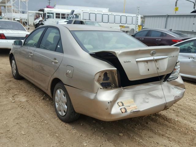 JTDBE32K140283881 - 2004 TOYOTA CAMRY LE SILVER photo 3