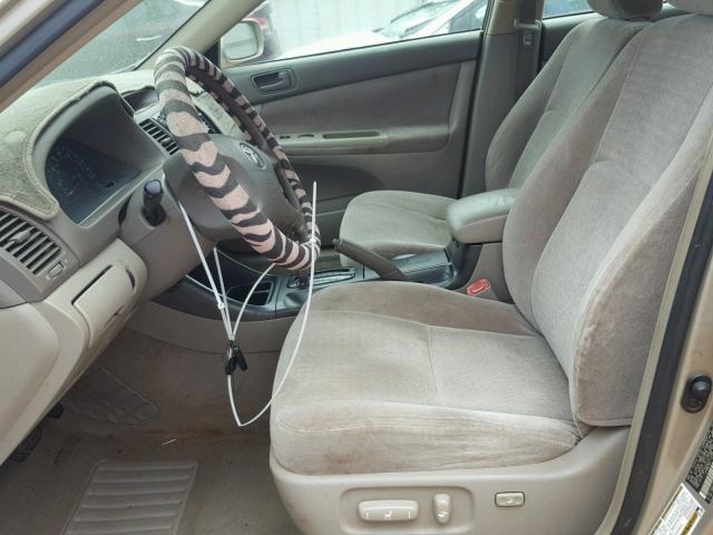 JTDBE32K140283881 - 2004 TOYOTA CAMRY LE SILVER photo 5