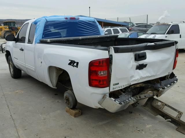 1GCRKSE3XBZ413607 - 2011 CHEVROLET SILVERADO WHITE photo 3