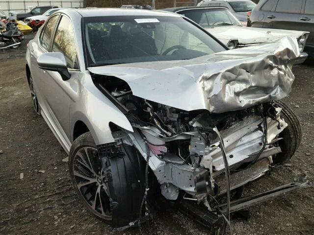 JTNB11HK8J3019182 - 2018 TOYOTA CAMRY L 银色 照片 1