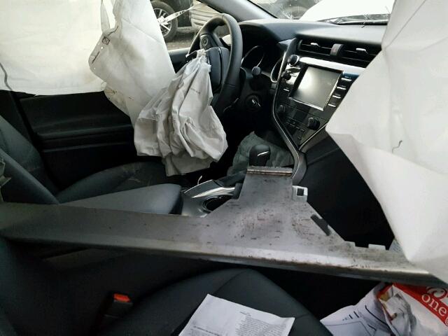 JTNB11HK8J3019182 - 2018 TOYOTA CAMRY L 银色 照片 5