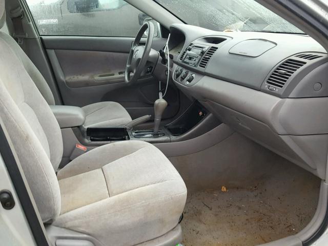 4T1BE32K93U184633 - 2003 TOYOTA CAMRY LE SILVER photo 5