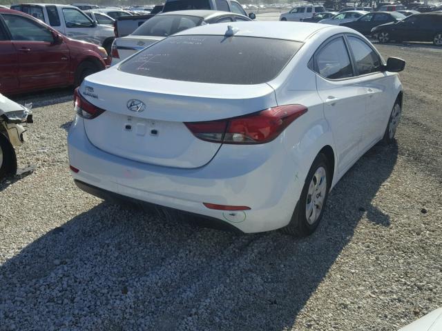 5NPDH4AE8GH713334 - 2016 HYUNDAI ELANTRA SE WHITE photo 4