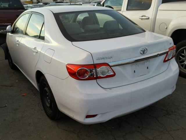 2T1BU4EEXDC952248 - 2013 TOYOTA COROLLA BA WHITE photo 3