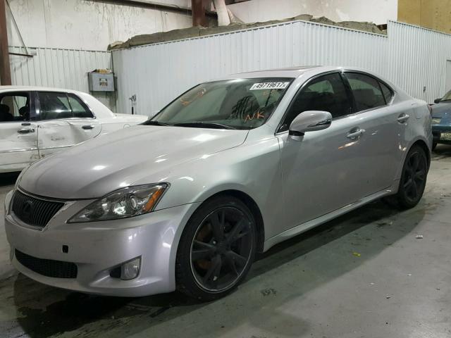 JTHBK262095086853 - 2009 LEXUS IS 250 SILVER photo 2