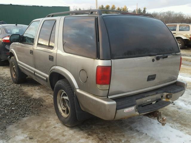 1GNDT13W312144041 - 2001 CHEVROLET BLAZER SILVER photo 3