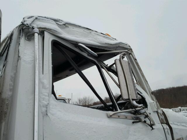 1FUYTMDB6YHG06540 - 2000 FREIGHTLINER MEDIUM CON WHITE photo 9