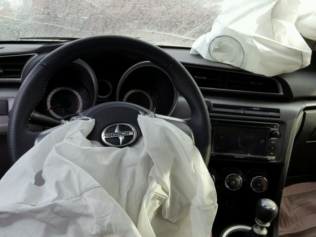 JTKJF5C72FJ013207 - 2015 TOYOTA SCION TC 灰色 照片 9