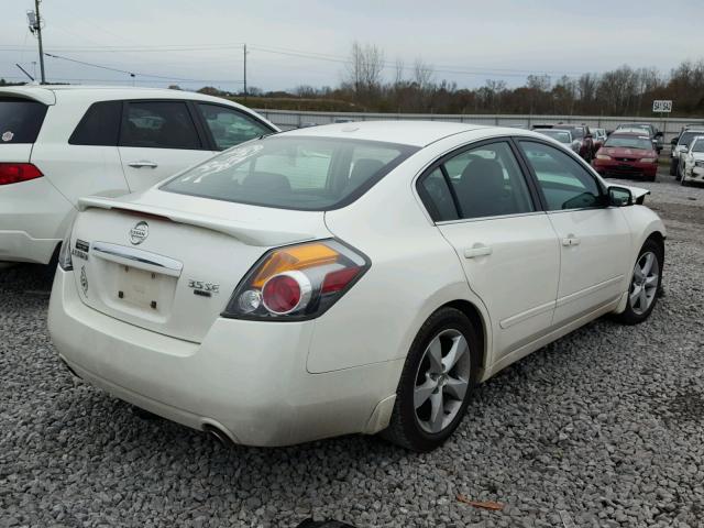 1N4BL21EX7C135183 - 2007 NISSAN ALTIMA 3.5 WHITE photo 4