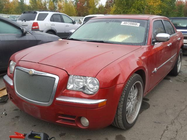 2C3LA63H28H269577 - 2008 CHRYSLER 300C RED photo 2