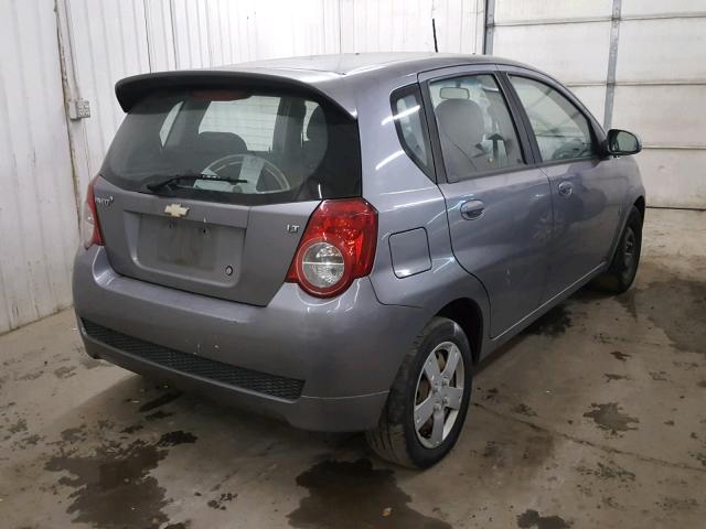 KL1TD66E49B339389 - 2009 CHEVROLET AVEO LS SILVER photo 4