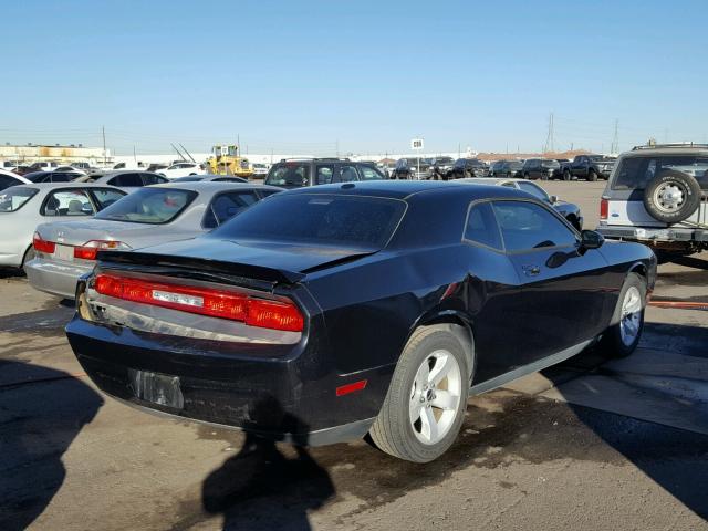 2B3LJ44V09H587253 - 2009 DODGE CHALLENGER BLACK photo 4