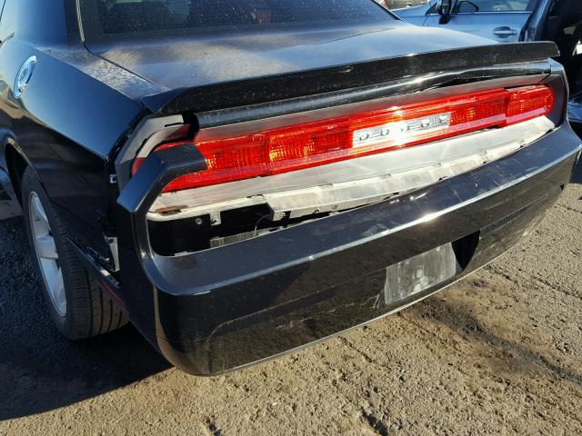 2B3LJ44V09H587253 - 2009 DODGE CHALLENGER BLACK photo 9