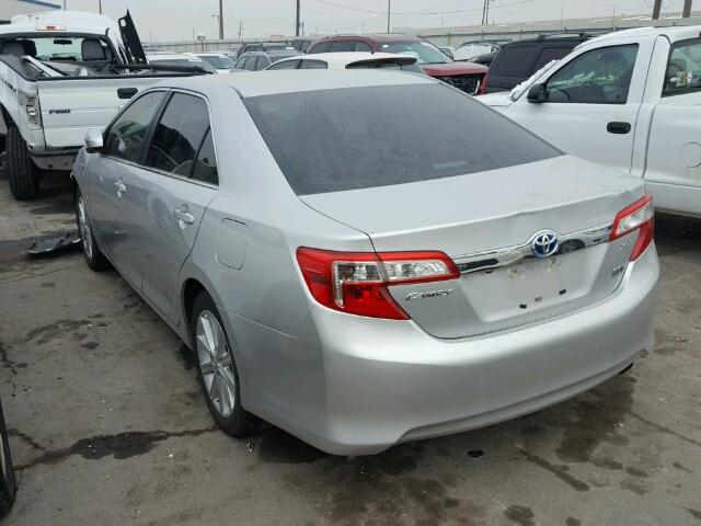 4T1BD1FKXDU065928 - 2013 TOYOTA CAMRY HYBR SILVER photo 3