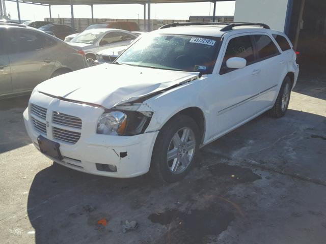 2D8GZ47V17H766565 - 2007 DODGE MAGNUM SXT WHITE photo 2