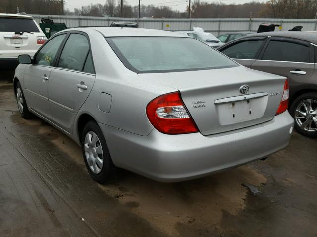 4T1BE30K74U899592 - 2004 TOYOTA CAMRY LE ვერცხლისფერი ფოტო 3